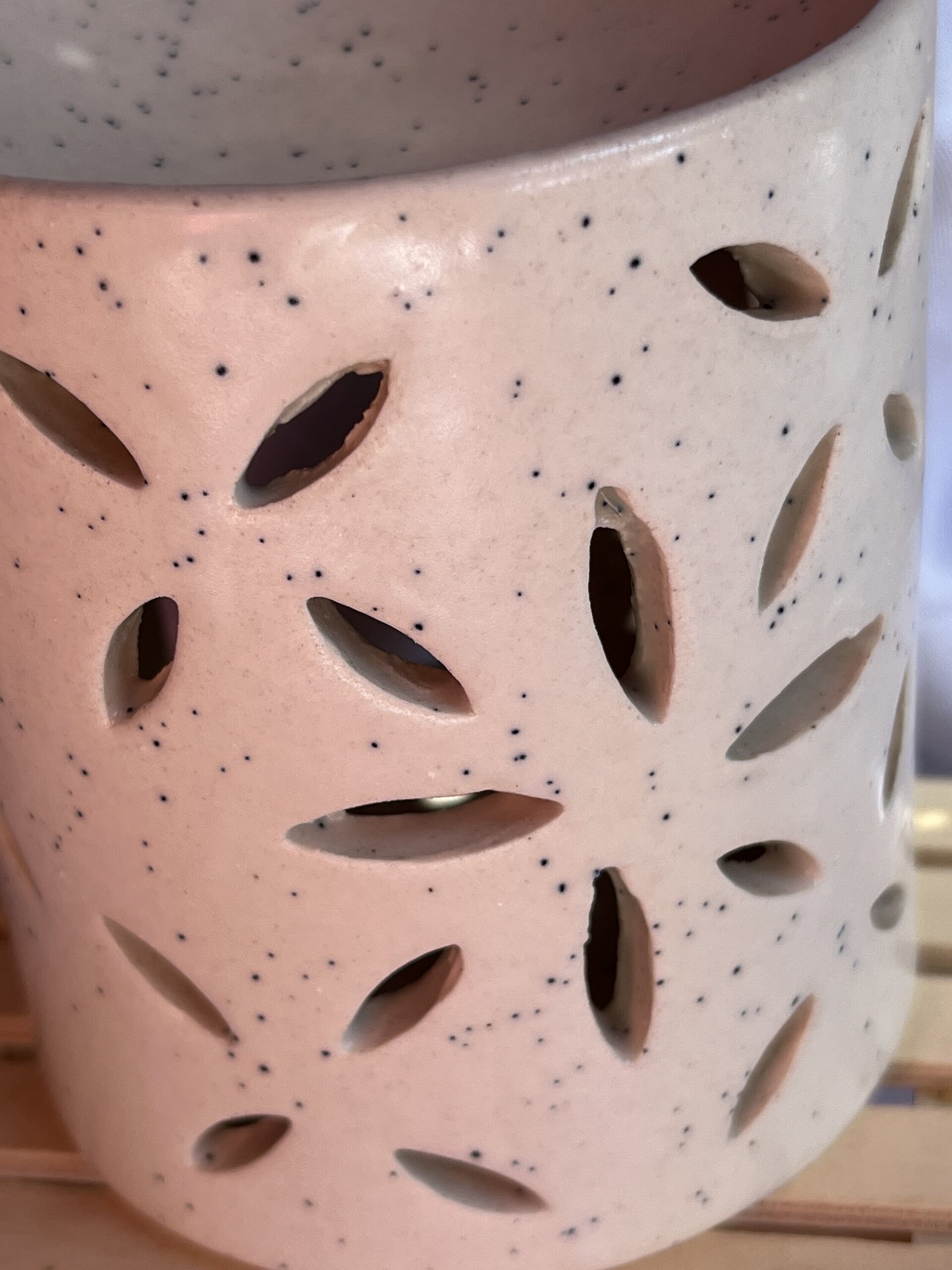 Quemador de Cerámica Luz Natural – Crea un ambiente lleno de calma y aroma - 4